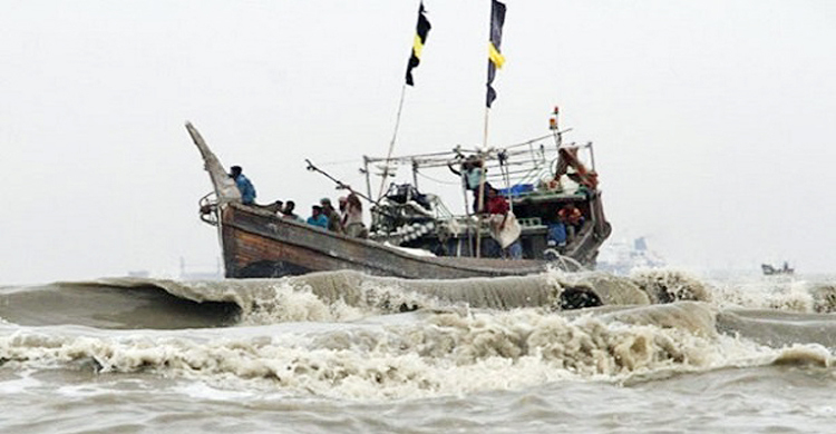 সাগরে মাছ ধরা নিয়ে দুই পক্ষের সংঘর্ষ, আহত ৭