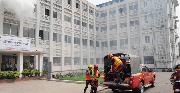 ধোঁয়ায় ছেয়ে গেলো সচিবালয়ে এক নম্বর ভবন, তারপর...