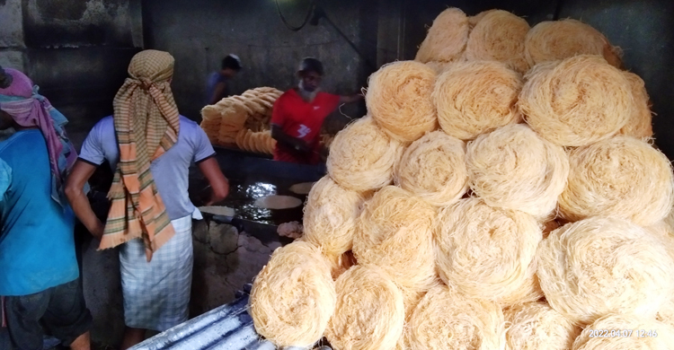 অস্বাস্থ্যকর পরিবেশে সেমাই তৈরি, ১ লাখ টাকা জরিমানা