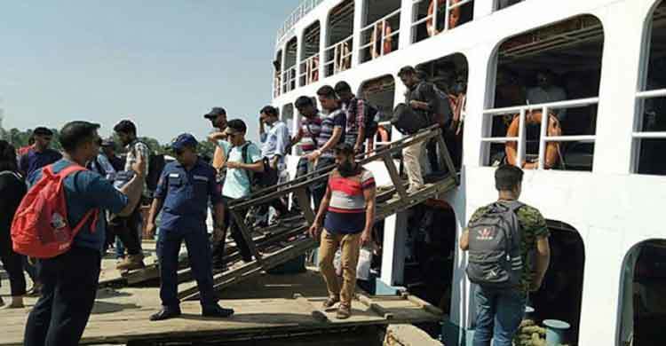 এখনই ফিরতে পারছেন না সেন্টমার্টিনে আটকা পড়া পর্যটকরা