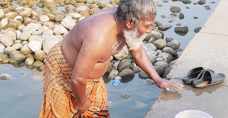 ‘সাধে কি আর ময়লা পানিতে গোসল করি’