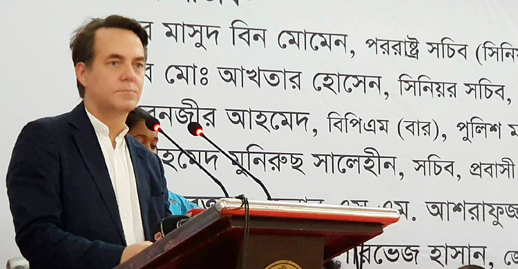 ঝুঁকি নিয়ে বিপজ্জনক পথে ইতালি গমন উদ্বেগের: রাষ্ট্রদূত এনরিকো