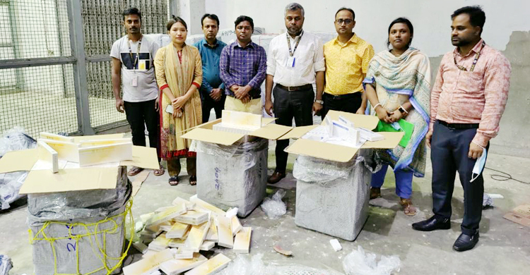 শাহ আমানতে কোটি টাকা মূল্যের সিগারেট জব্দ