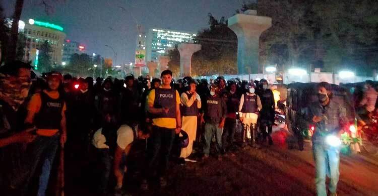 শাহবাগে সংঘর্ষ : প্রতিবেদন ১৩ এপ্রিল