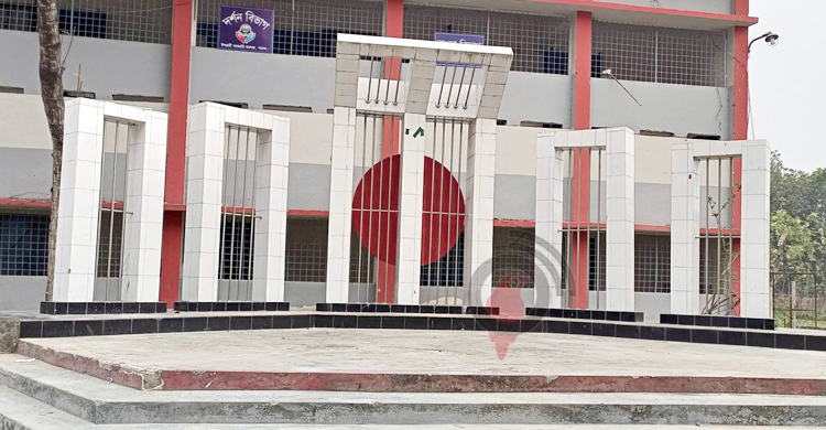 ঈশ্বরদীর শতভাগ শিক্ষাপ্রতিষ্ঠানেই আছে শহীদ মিনার