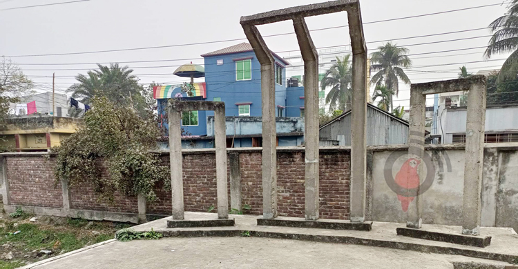 ঈশ্বরদীর শতভাগ শিক্ষাপ্রতিষ্ঠানেই আছে শহীদ মিনার