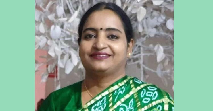 এক্সপ্রেসওয়েতে বড় দুর্ঘটনা থেকে বাঁচলেন গোপালগঞ্জের ডিসি