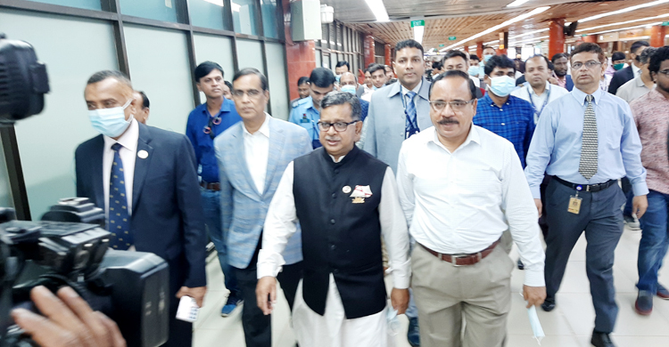 ‘শাহজালালের ইমিগ্রেশনে জিজ্ঞাসাবাদের নামে যাত্রী হয়রানি নয়’