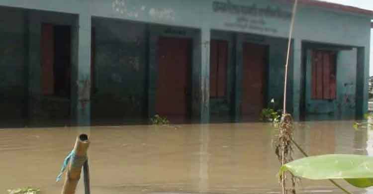 বন্যায় ১১০১ হাইস্কুল-কলেজ ক্ষতিগ্রস্ত