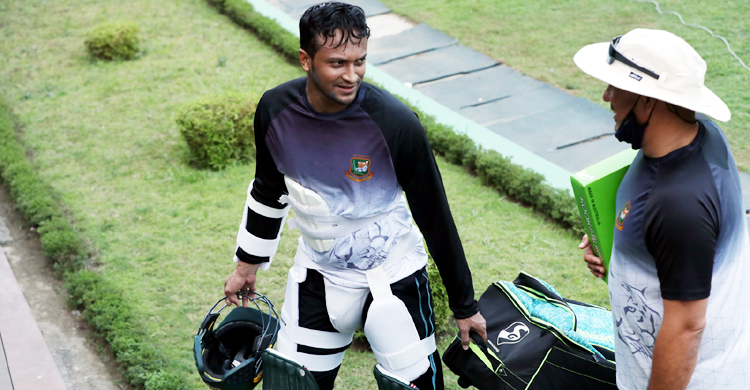 অবশেষে সাকিবের ব্যাটে রান