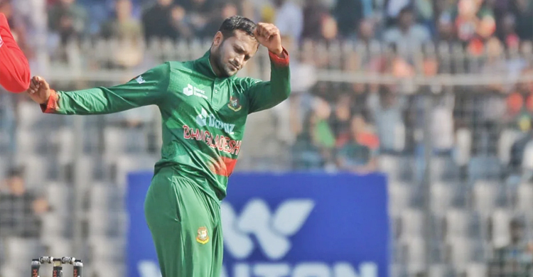সাকিবের ঘূর্ণিতে কোণঠাসা ভারত