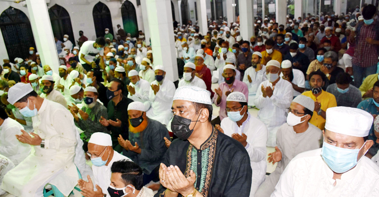মেয়র আইভীর মায়ের কুলখানিতে শামীম ওসমান