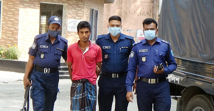 যাত্রীবেশে ছিনতাইকারীর ছুরিকাঘাত, প্রাণ গেল রিকশাচালকের