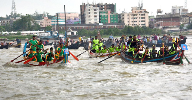 কর্ণফুলী নদীতে ঐতিহ্যবাহী সাম্পান বাইচ আজ