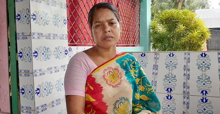 স্বামীর নির্যাতন, হাজিরা দিতে এখন আর কেউ সঙ্গে যায় না শান্তির