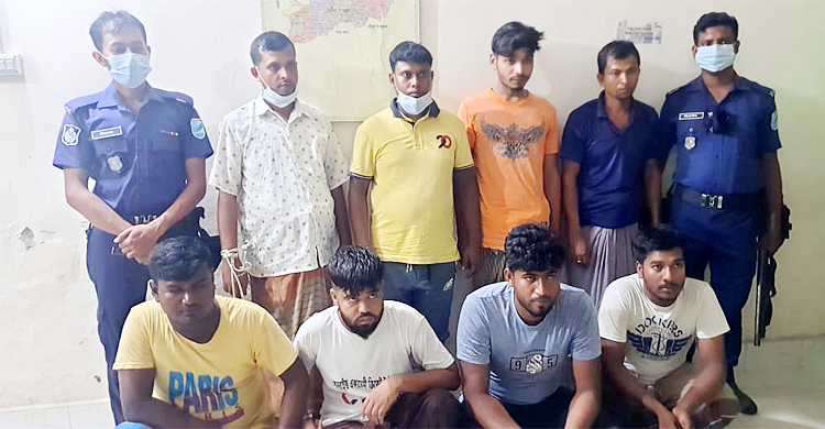 শরীয়তপুরে জুয়ার আসর থেকে গ্রেফতার ৮