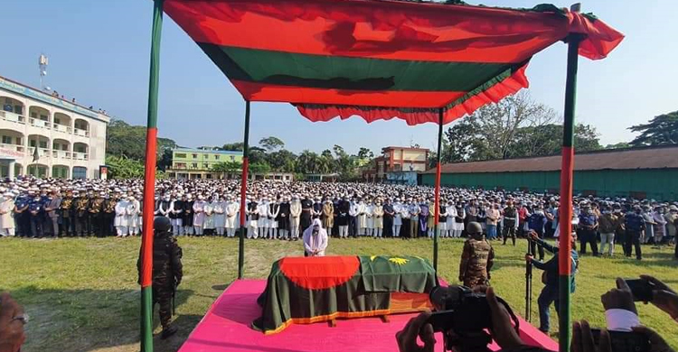 সাবেক ডেপুটি স্পিকার শওকত আলীর জানাজায় মানুষের ঢল