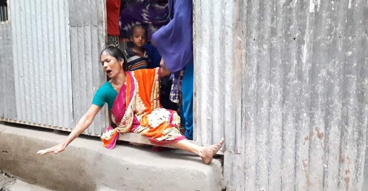 রাতে নিখোঁজ, সকালে মিলল কিশোরীর মুখবাঁধা লাশ