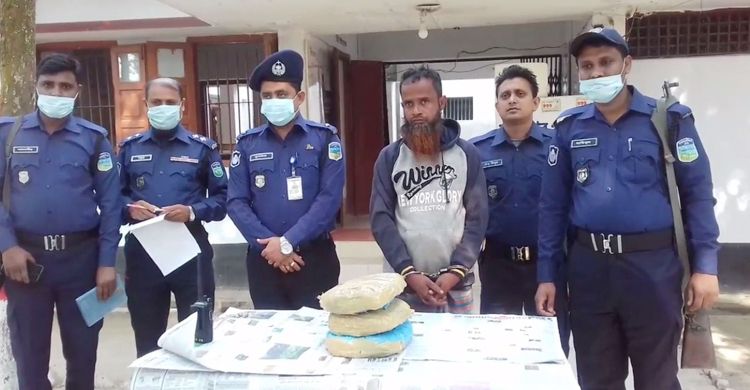 ৩ কেজি গাঁজাসহ আটক মাদক কারবারি