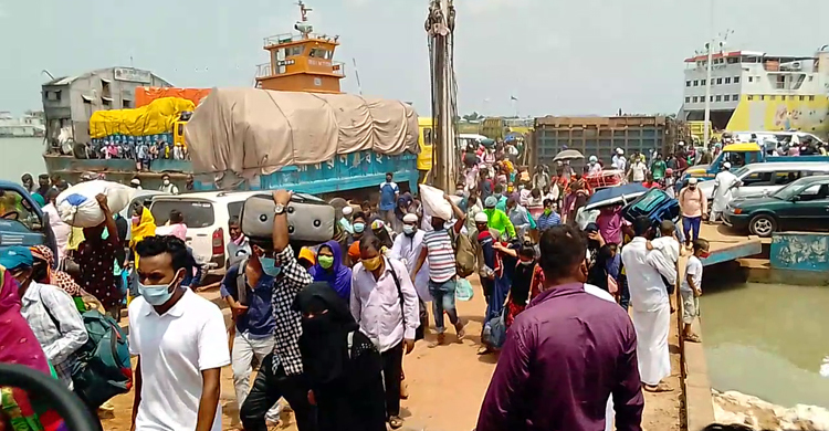 সীমাহীন দুর্ভোগ, তবুও যেতে হবে বাড়ি