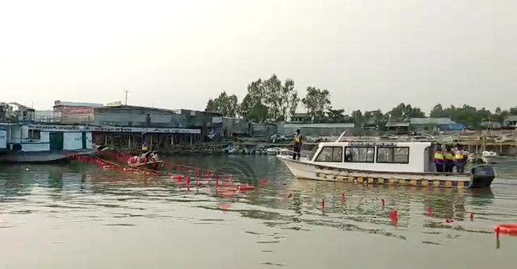 বাঁশ-রশি-লাল কাপড়ে শিমুলিয়া স্পিডবোট ঘাটে ব্যারিকেড