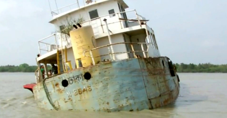পশুর নদীতে সারবোঝাই জাহাজডুবি