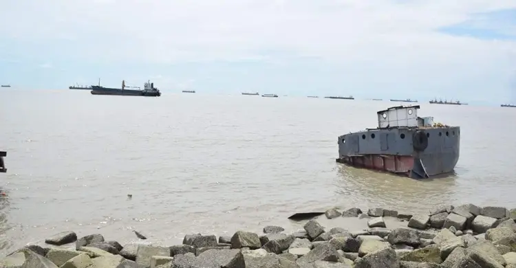 Ship-(3).jpg