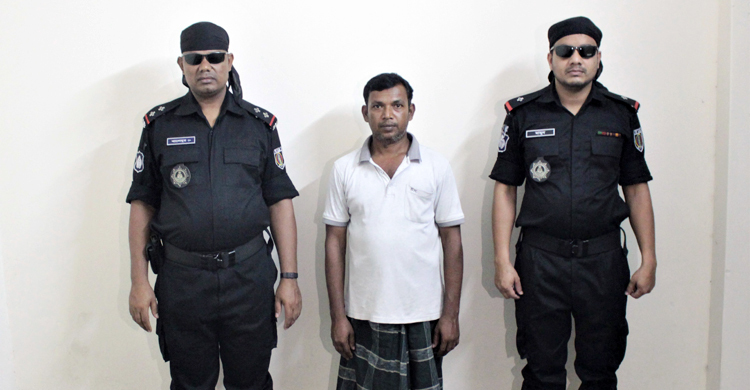 সিরাজগঞ্জে অস্ত্রসহ যুবক আটক