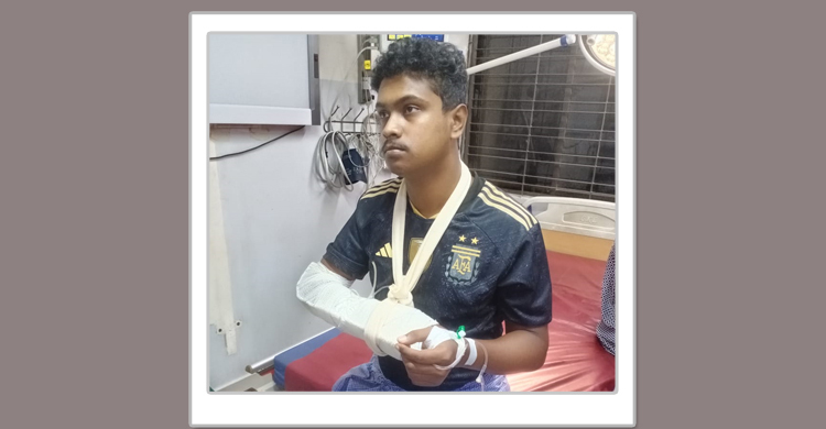 রোহিঙ্গা ক্যাম্পে একা পেয়ে এপিবিএন সদস্যকে কুপিয়ে জখম