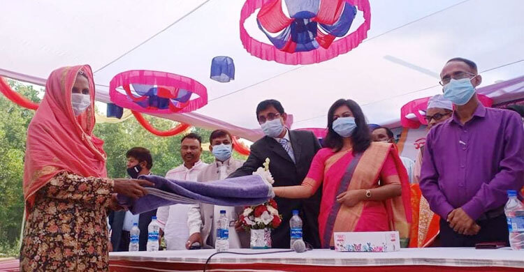সখীপুরে সানস্টার ইয়ং ক্লাবের শীতবস্ত্র বিতরণ
