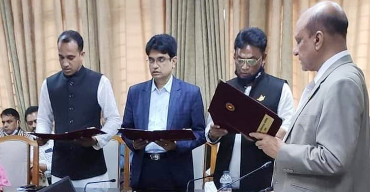 শপথ নিলেন শরীয়তপুরের তিন পৌর মেয়র