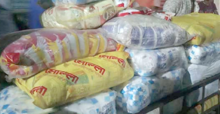 লবণের দাম স্বাভাবিক, হুজুগে ক্রেতাদের মাথায় হাত