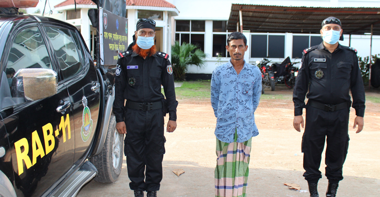 ওয়্যারড্রবে মিলল সাড়ে ৩ হাজার ইয়াবা