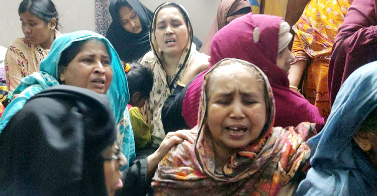 দুই সন্তানকে হারিয়ে পাগলপ্রায় জহুরা বেগম