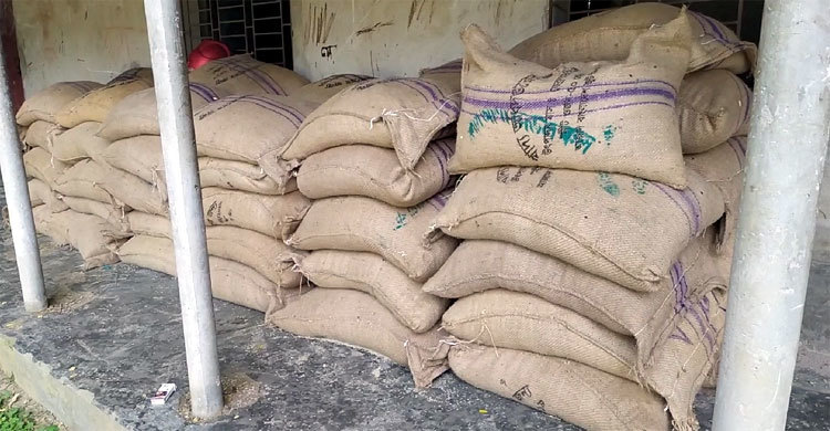 সিরাজগঞ্জে ৬১ বস্তা সরকারি চাল উদ্ধার