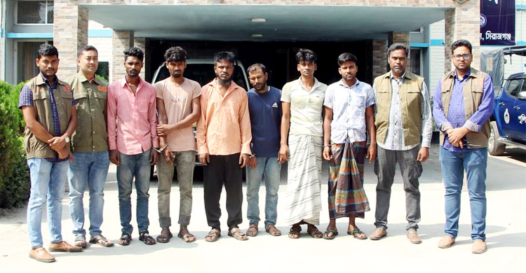 সিরাজগঞ্জে যাত্রী বেশে বাসে ডাকাতি, কারাগারে ৬