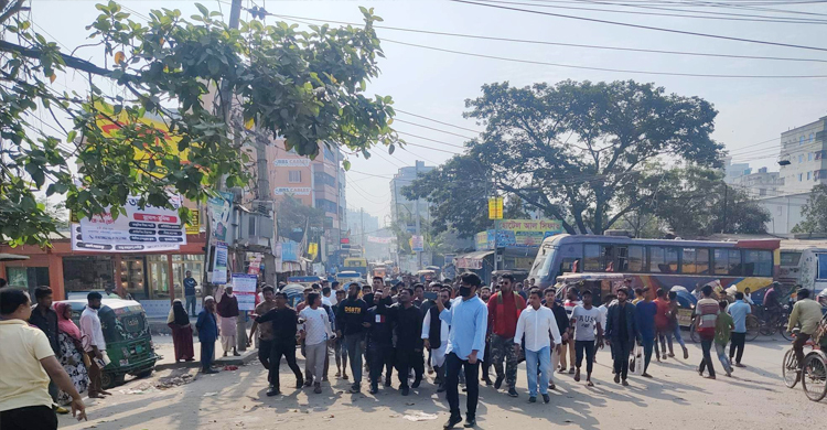 ঢাকা-চট্টগ্রাম মহাসড়কে আওয়ামী লীগের বিক্ষোভ