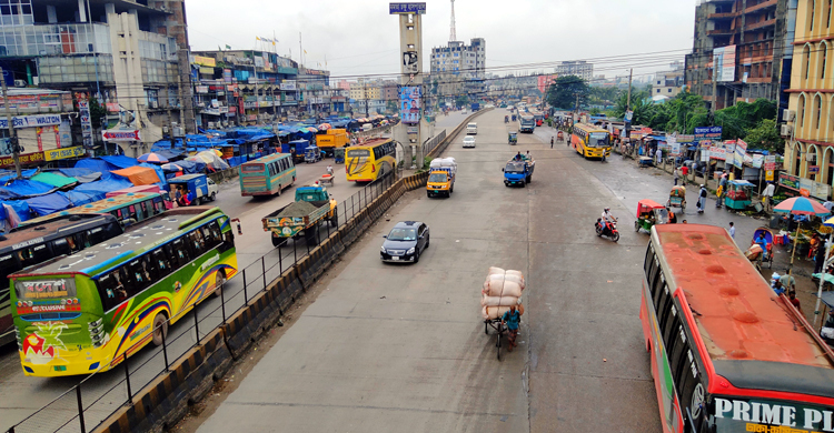 ঢাকা-চট্টগ্রাম মহাসড়কে নেই যাত্রী-গাড়ির চাপ