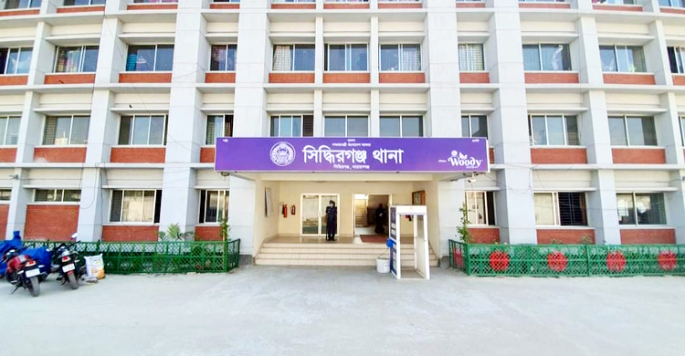 ডিবি পরিচয়ে প্রবাসীর গাড়ি আটকে ১০ লাখ টাকার মালামাল লুট