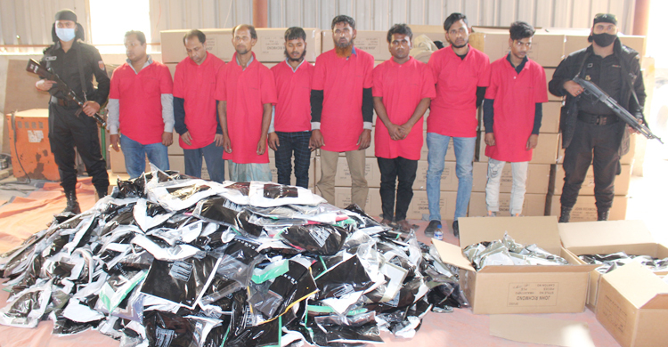 বিসিকে পোশাক চোর চক্রের গ্রেফতার ৮, কোটি টাকার পণ্য উদ্ধার
