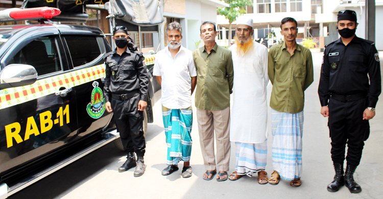 ফতুল্লায় ৪ প্রতারক গ্রেফতার