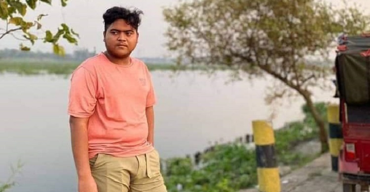 মোটরসাইকেলের নিয়ন্ত্রণ হারিয়ে প্রাণ গেলো ইউপি সদস্যের ছেলের