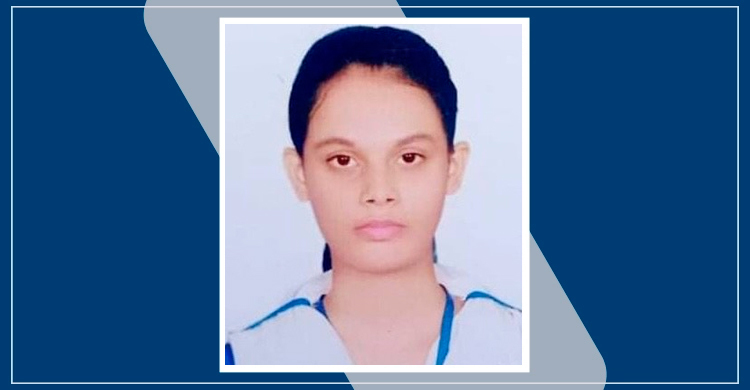 বাবার মরদেহ বাড়িতে রেখে পরীক্ষায় বসলো মেয়ে