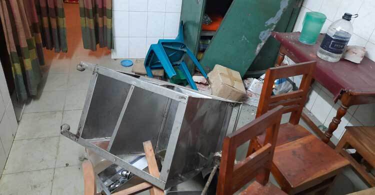 সিরাজগঞ্জে দায়িত্বে অবহেলায় শিশুমৃত্যুর অভিযোগ, হাসপাতাল ভাঙচুর