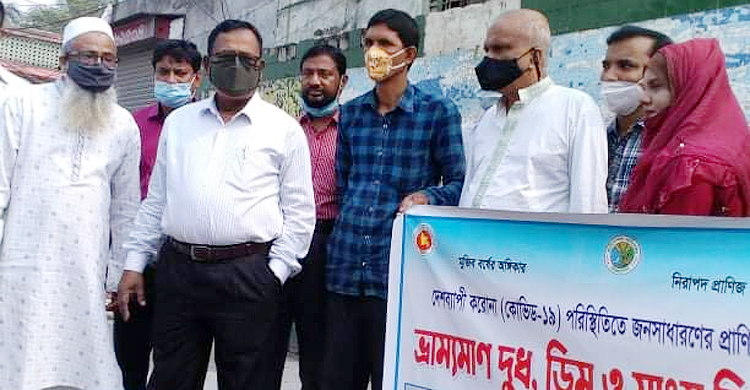 সিরাজগঞ্জে ভ্রাম্যমাণ দুধ-ডিম-মাংস বিক্রয় কেন্দ্রের উদ্বোধন