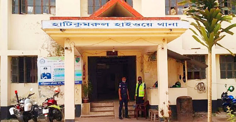 সিরাজগঞ্জে পিকআপচাপায় মা-ছেলে নিহত