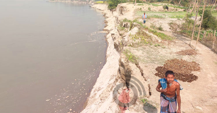 &lsquo;জীবনের ৬৫ বছরে মাঘ মাসে নদী ভাঙন দেখি নাই&rsquo;