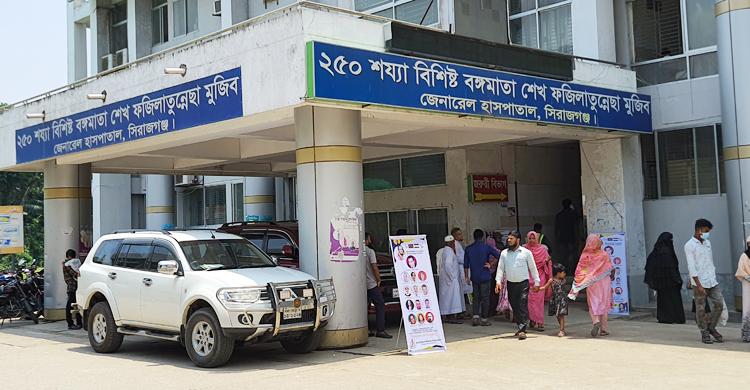 সিরাজগঞ্জে হাসপাতালে যাওয়ার পথে ট্রাকচাপায় নিহত ২