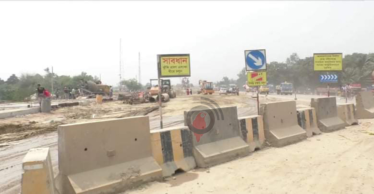 ঈদযাত্রায় ভোগাবে সিরাজগঞ্জের মহাসড়কে চারলেনের কাজ