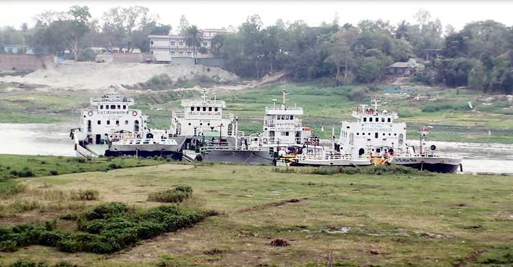 নব্য সংকটে স্থবির বাঘাবাড়ী নৌ-বন্দর